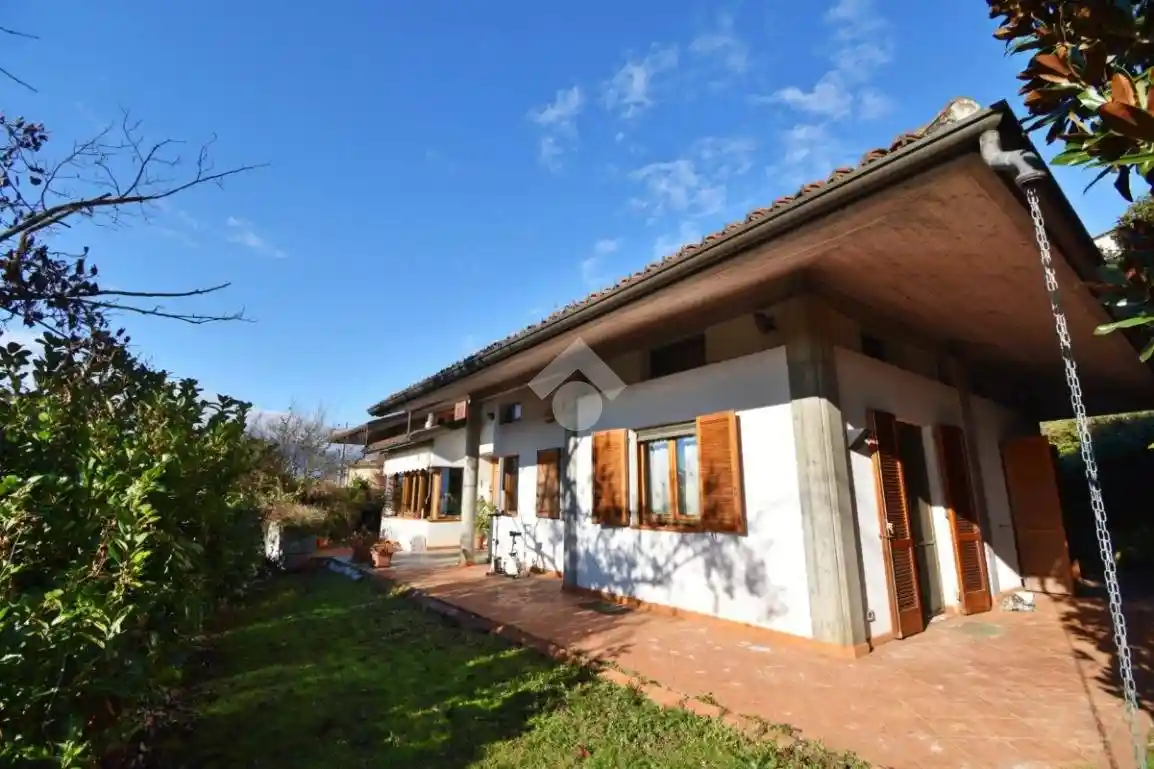 Villa in vendita a Bollengo