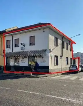 Palazzo - Stabile in asta a Magenta