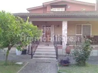 Villa in vendita a Roma