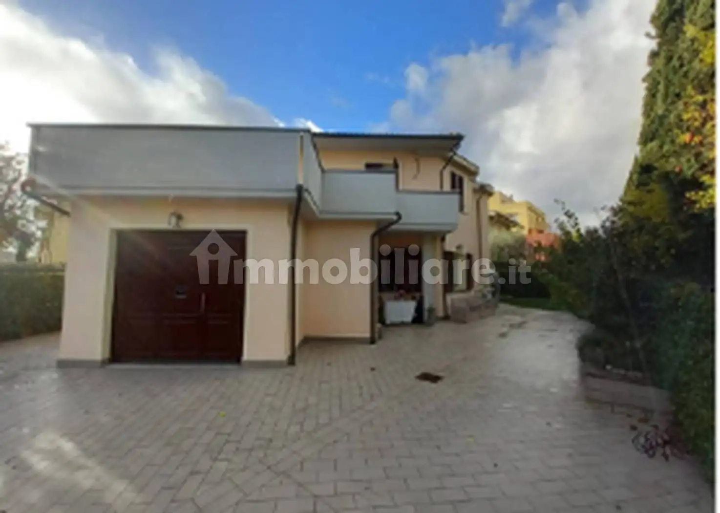 Villa in asta a Santa Croce sull'Arno