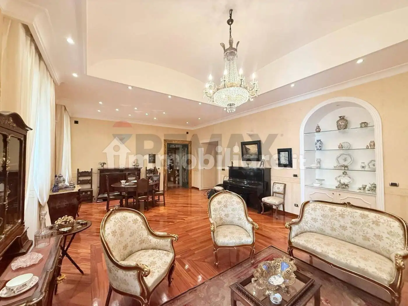 Appartamento in vendita a Napoli