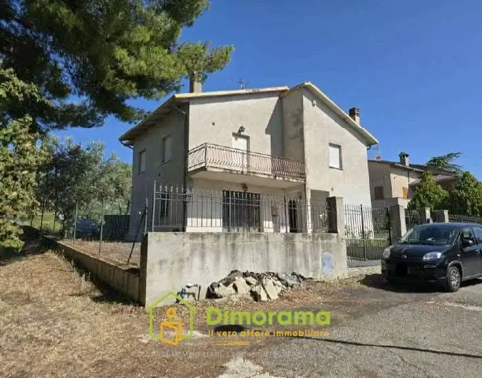 Casa indipendente in asta a Castel Ritaldi