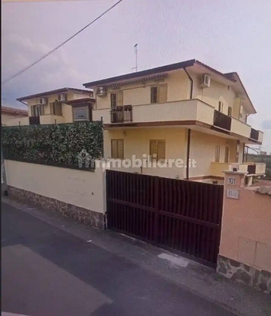 Palazzo - Edificio in vendita a Roma