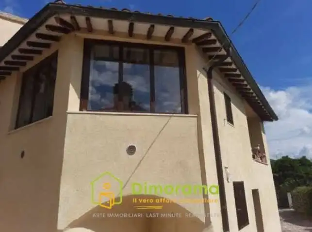 Casa indipendente in asta a Sellano