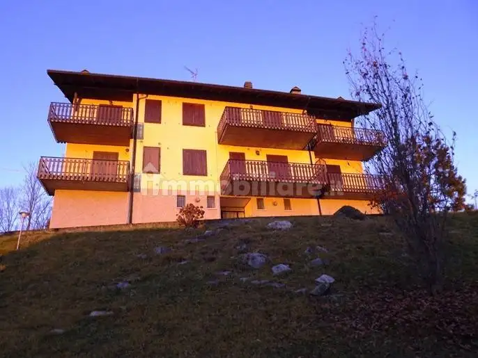 Appartamento in vendita a Costa Serina