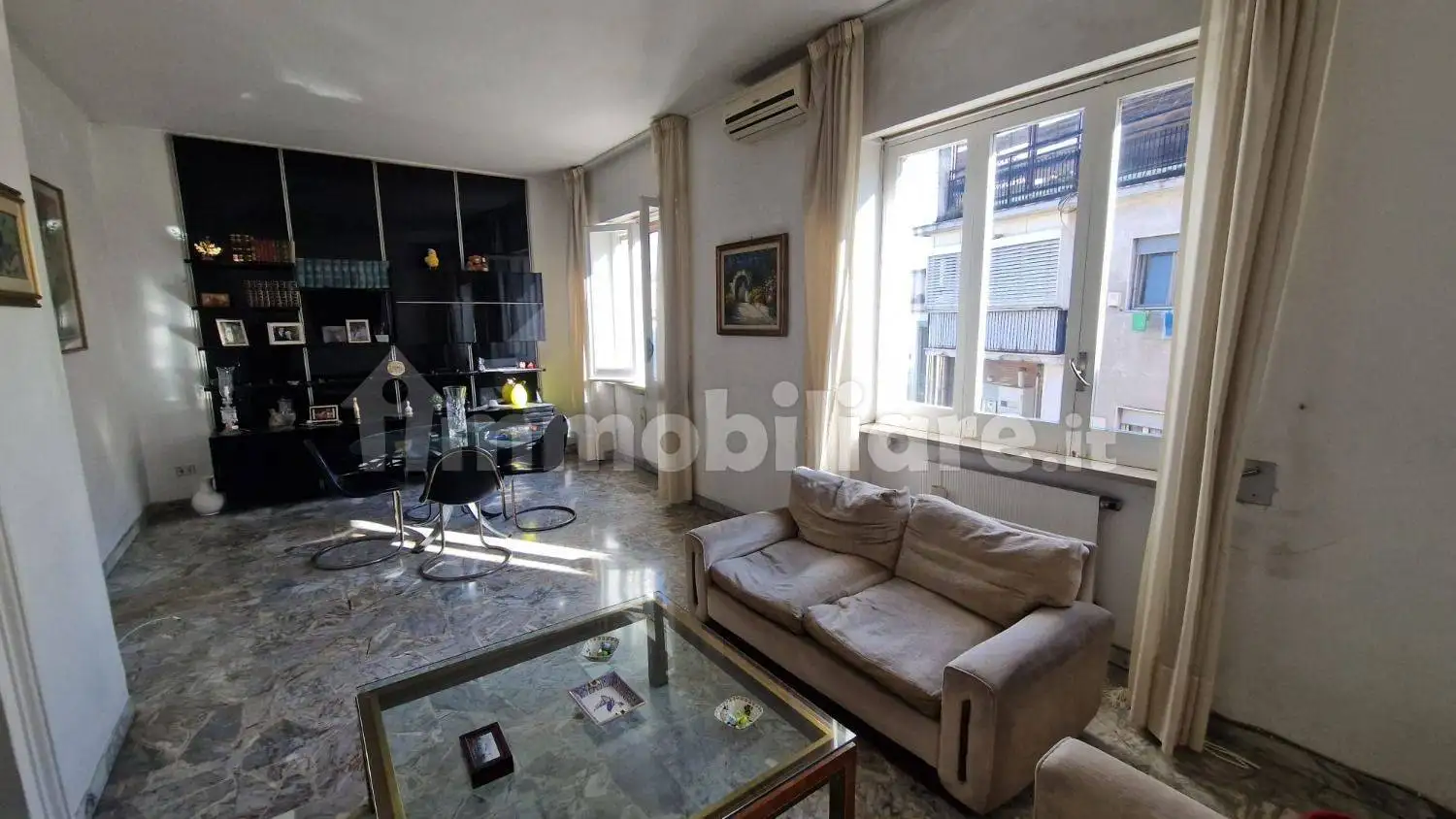 Appartamento in vendita a Napoli