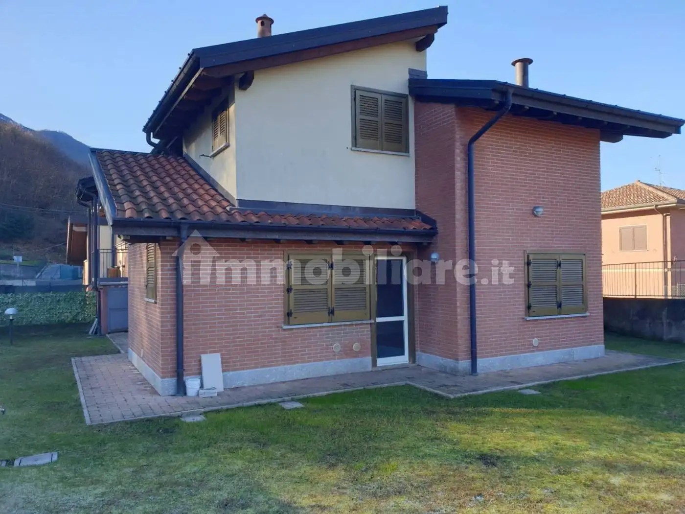 Appartamento in affitto a Castelveccana