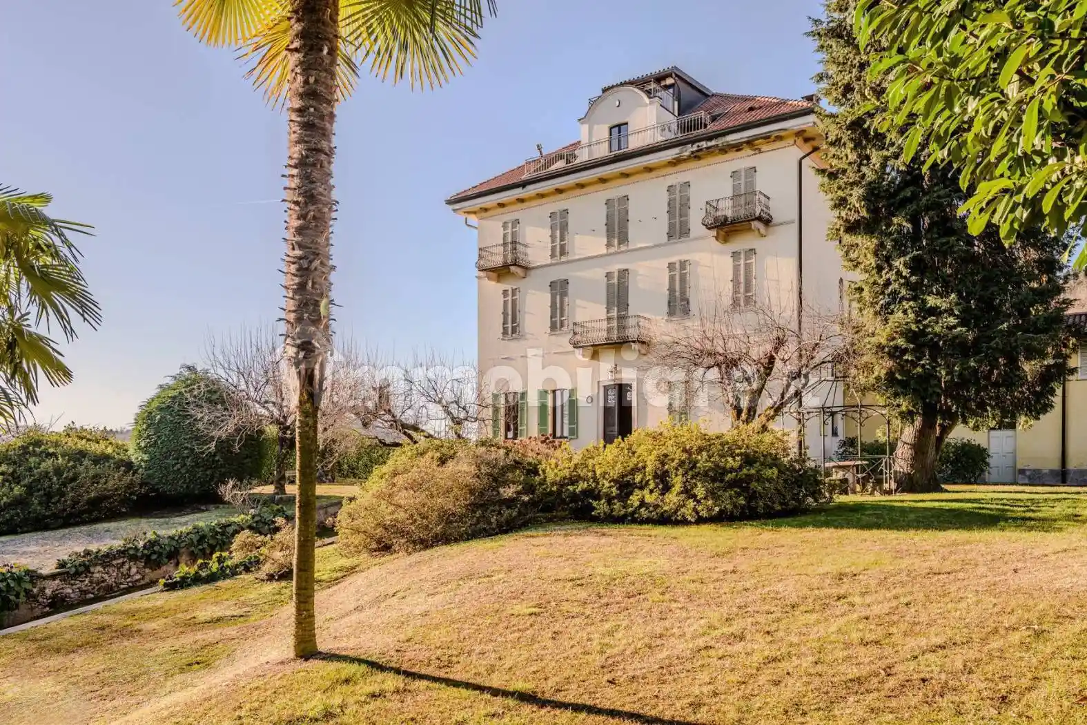 Appartamento in affitto a Arona