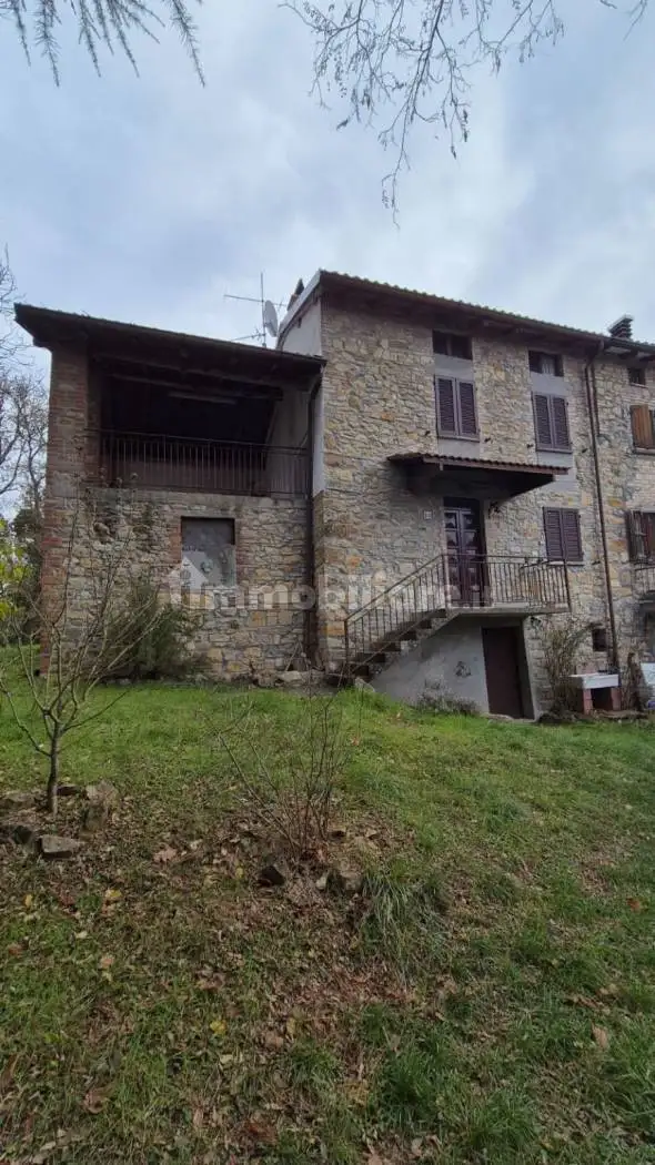 Casa indipendente in vendita a Zavattarello