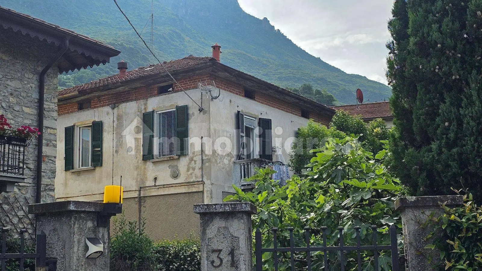 Villa in vendita a Mandello del Lario
