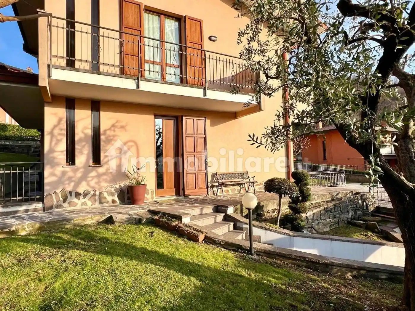 Villa in vendita a Bagnatica