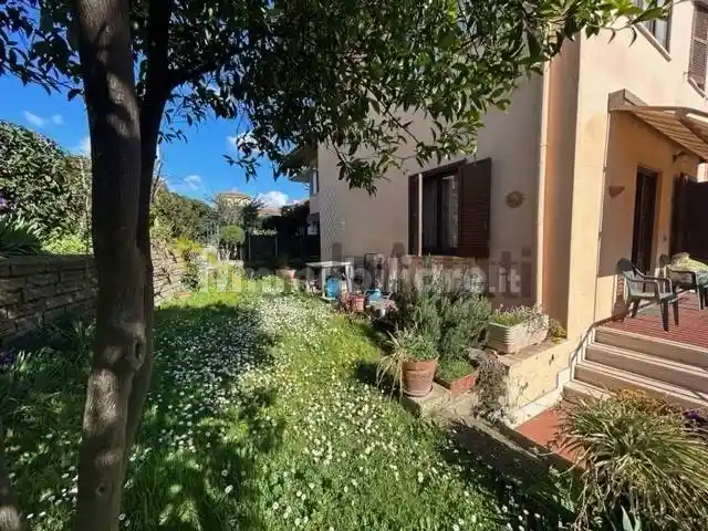 Villetta a schiera in affitto a Anguillara Sabazia