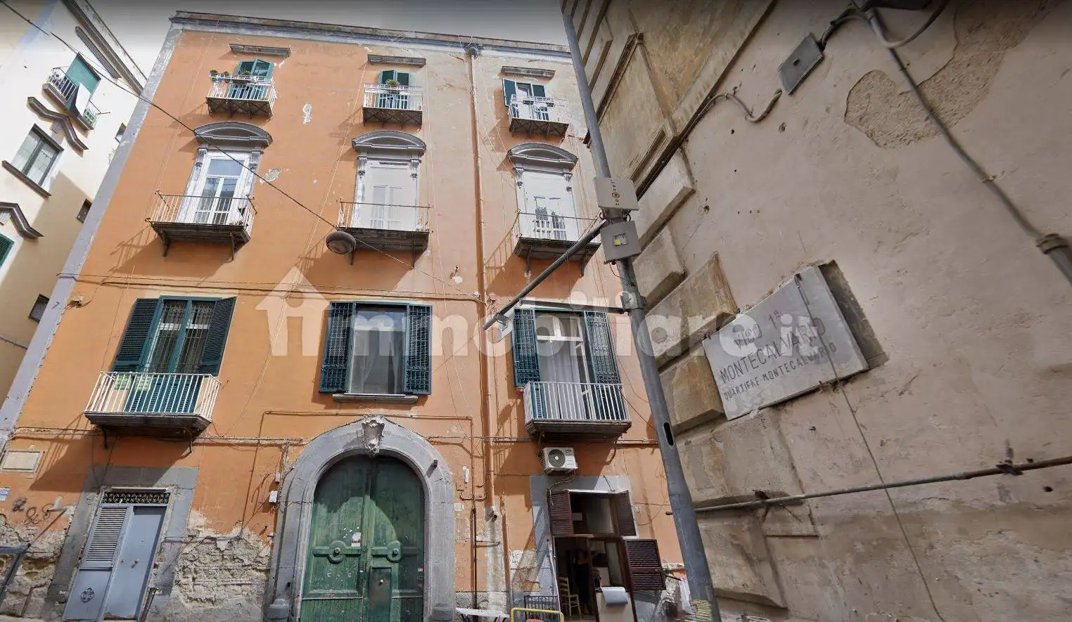 Appartamento in vendita a Napoli