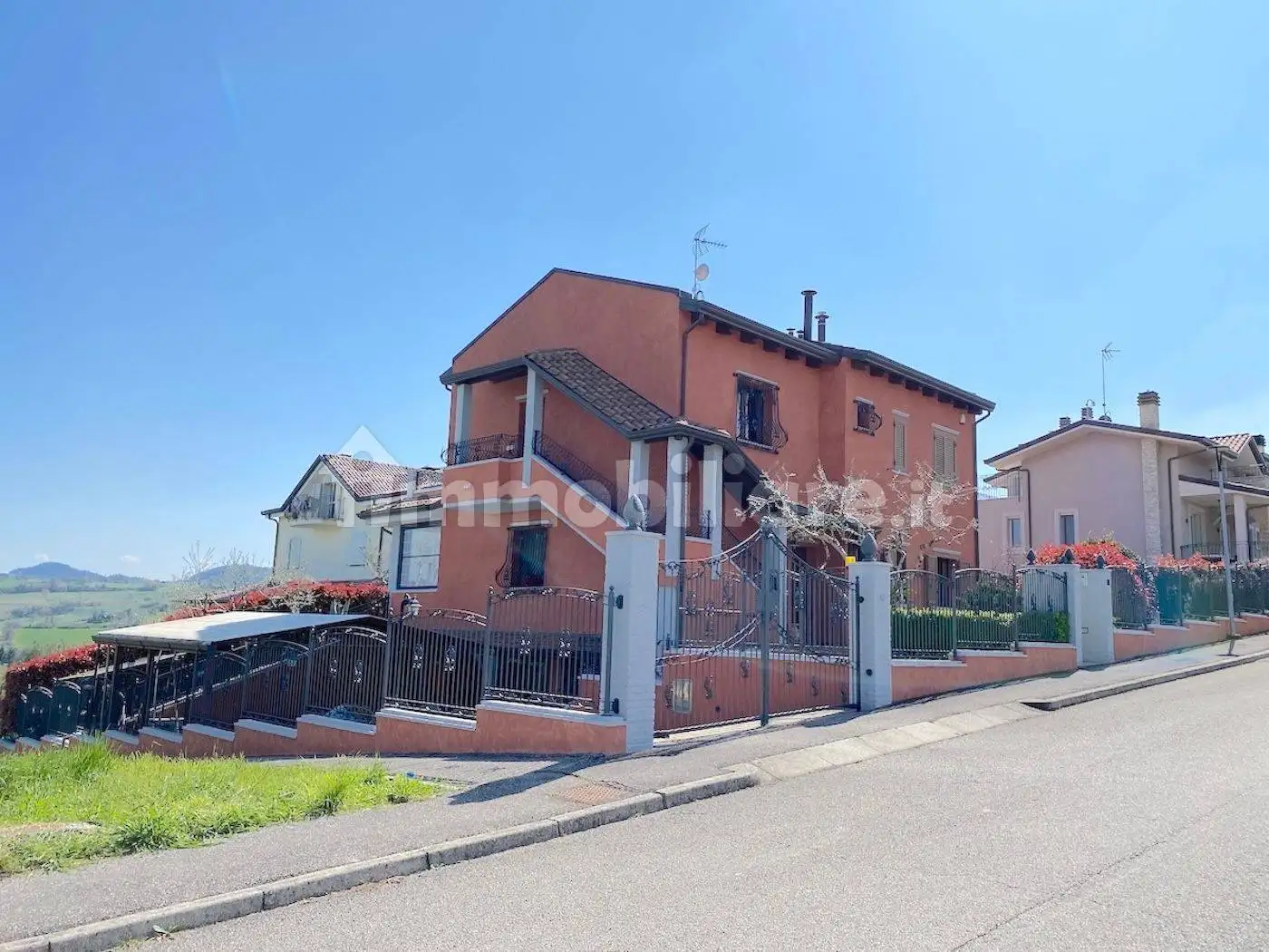 Villa in vendita a Montescudo - Montecolombo