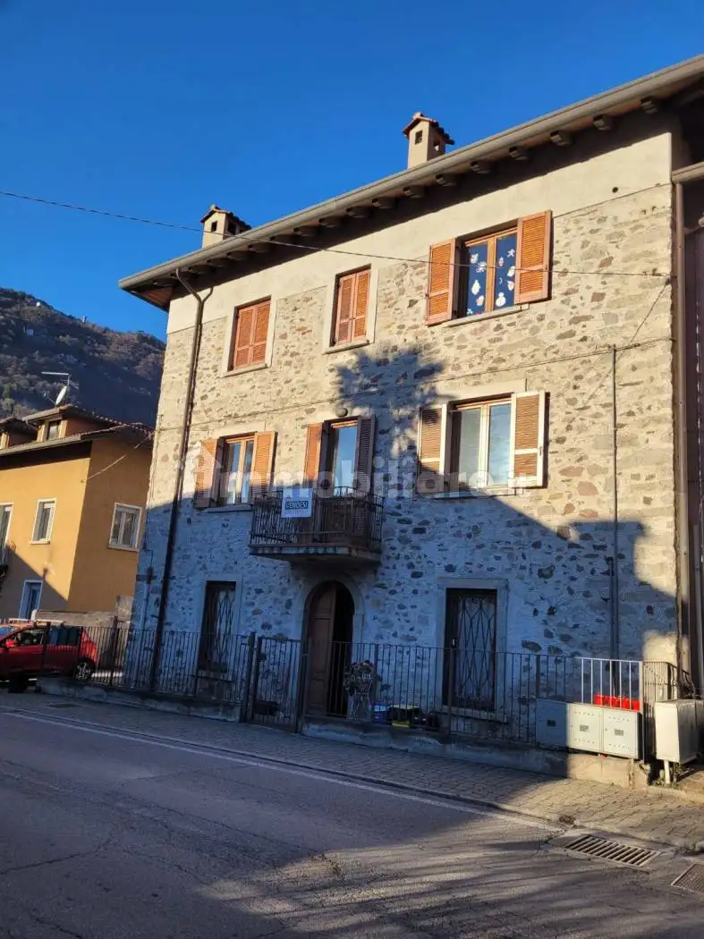 Appartamento in vendita a Esine