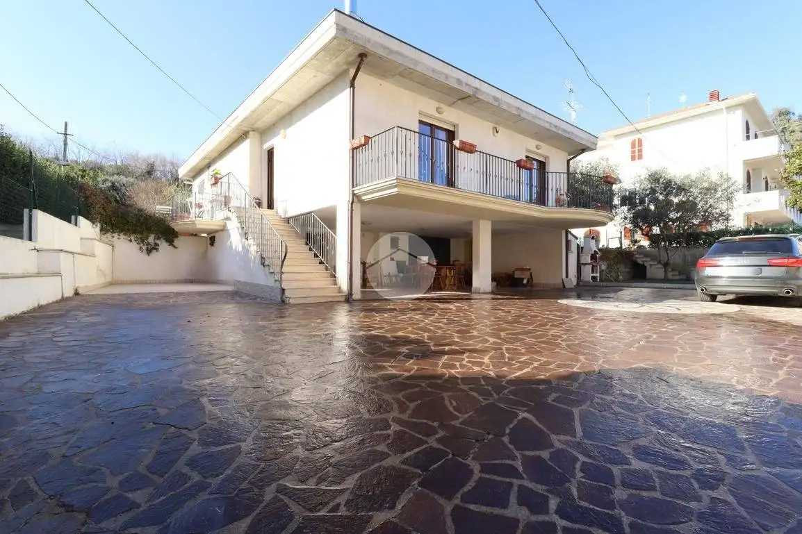 Villa in vendita a Silvi