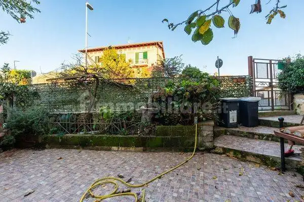 Appartamento in vendita a Cave