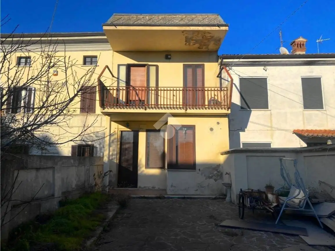 Casa indipendente in vendita a Alluvioni Piovera