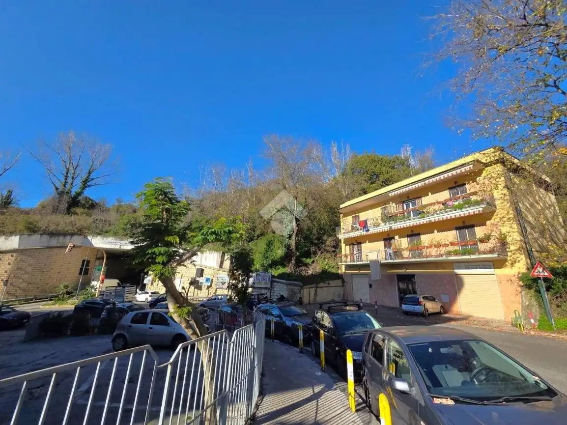Appartamento in vendita a Napoli