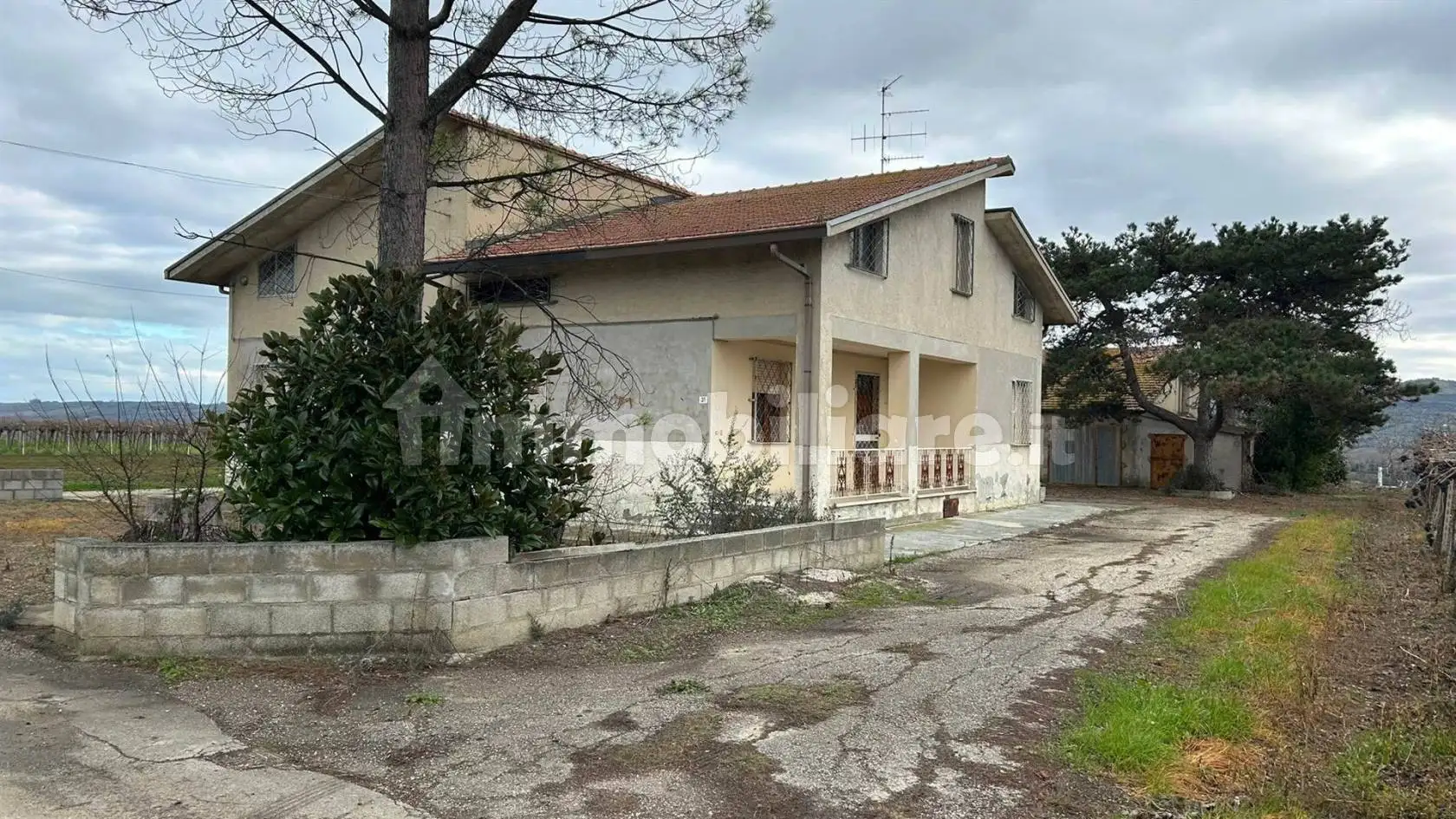 Casa indipendente in vendita a Mozzagrogna