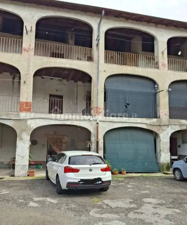 Appartamento in asta a Faloppio