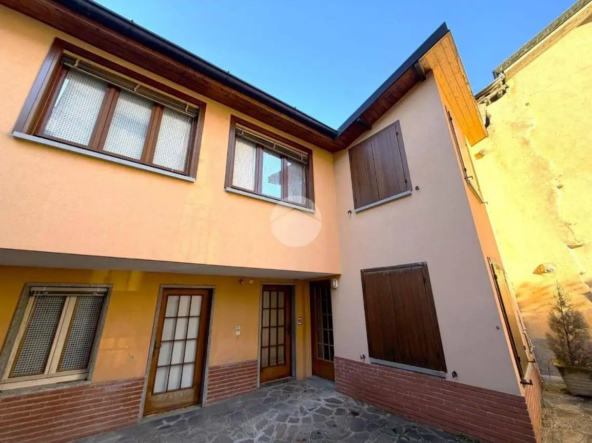 Casa indipendente in vendita a Entratico