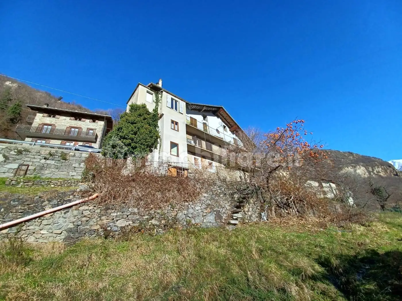 Appartamento in vendita a Perloz