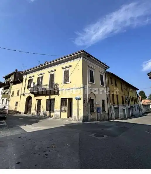 Appartamento in asta a Veduggio con Colzano