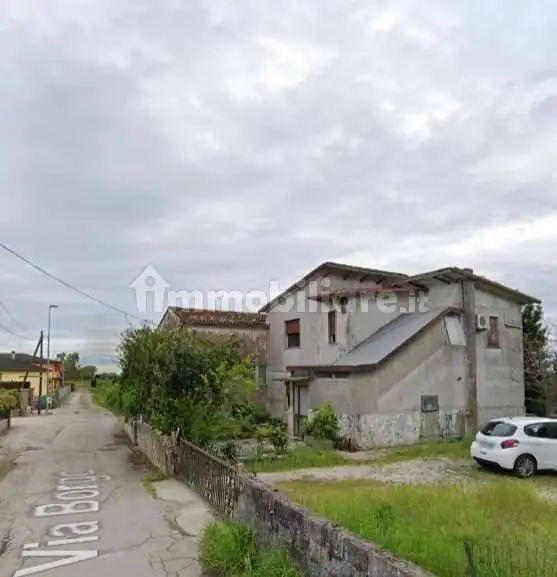 Casa indipendente in asta a Correzzola