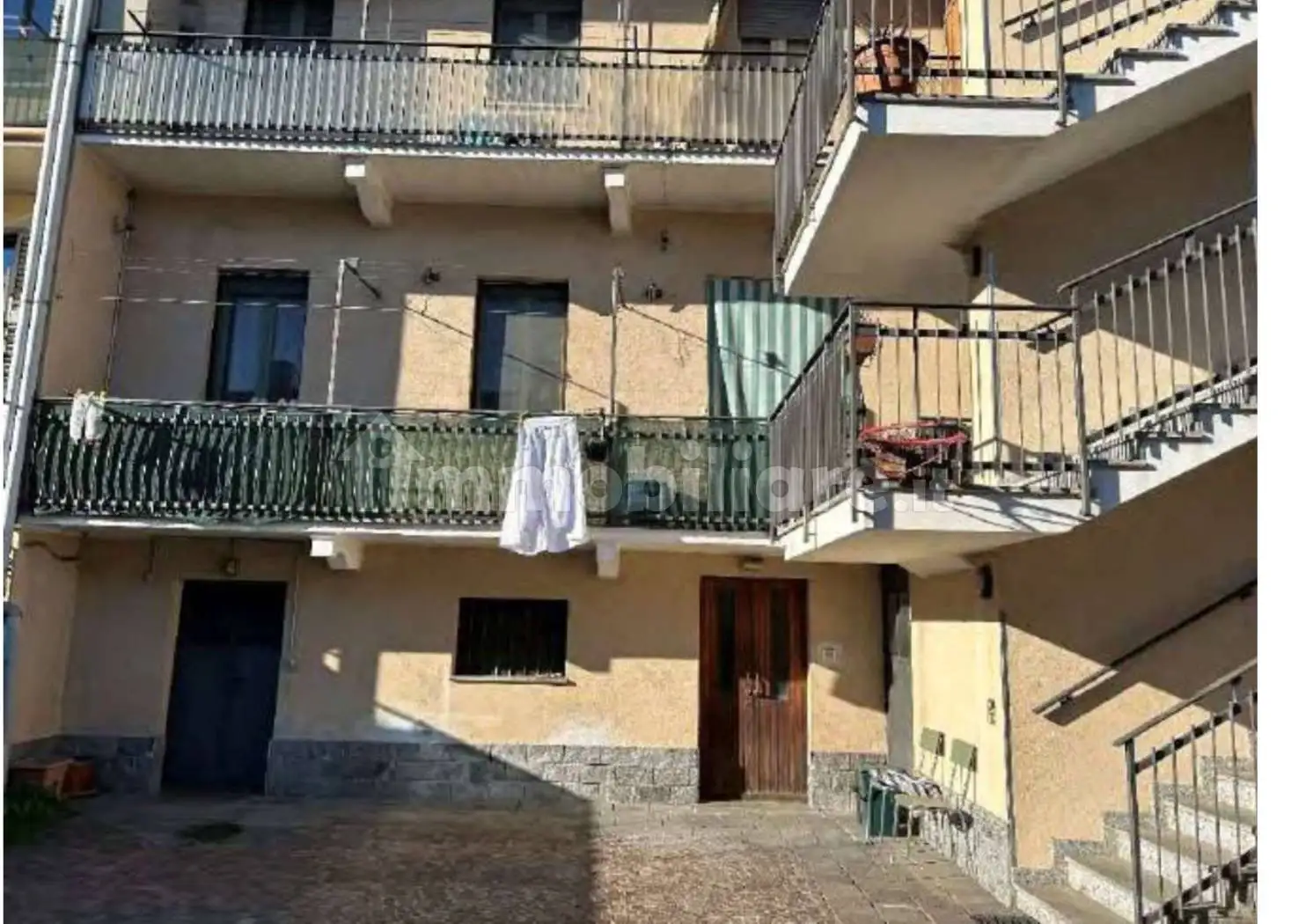 Appartamento in vendita a Sesto Calende