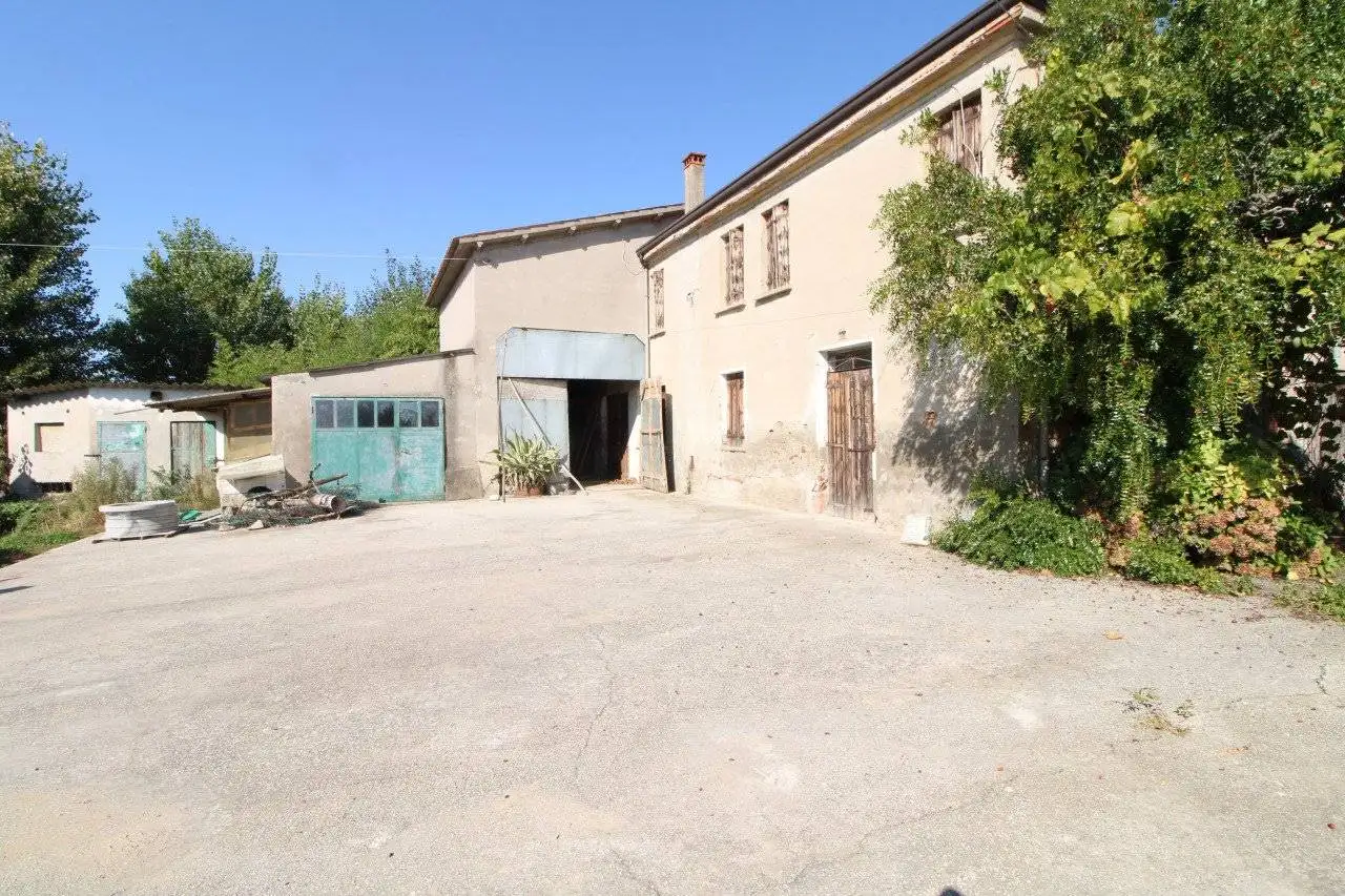 Rustico - Casale in vendita a Villa Estense