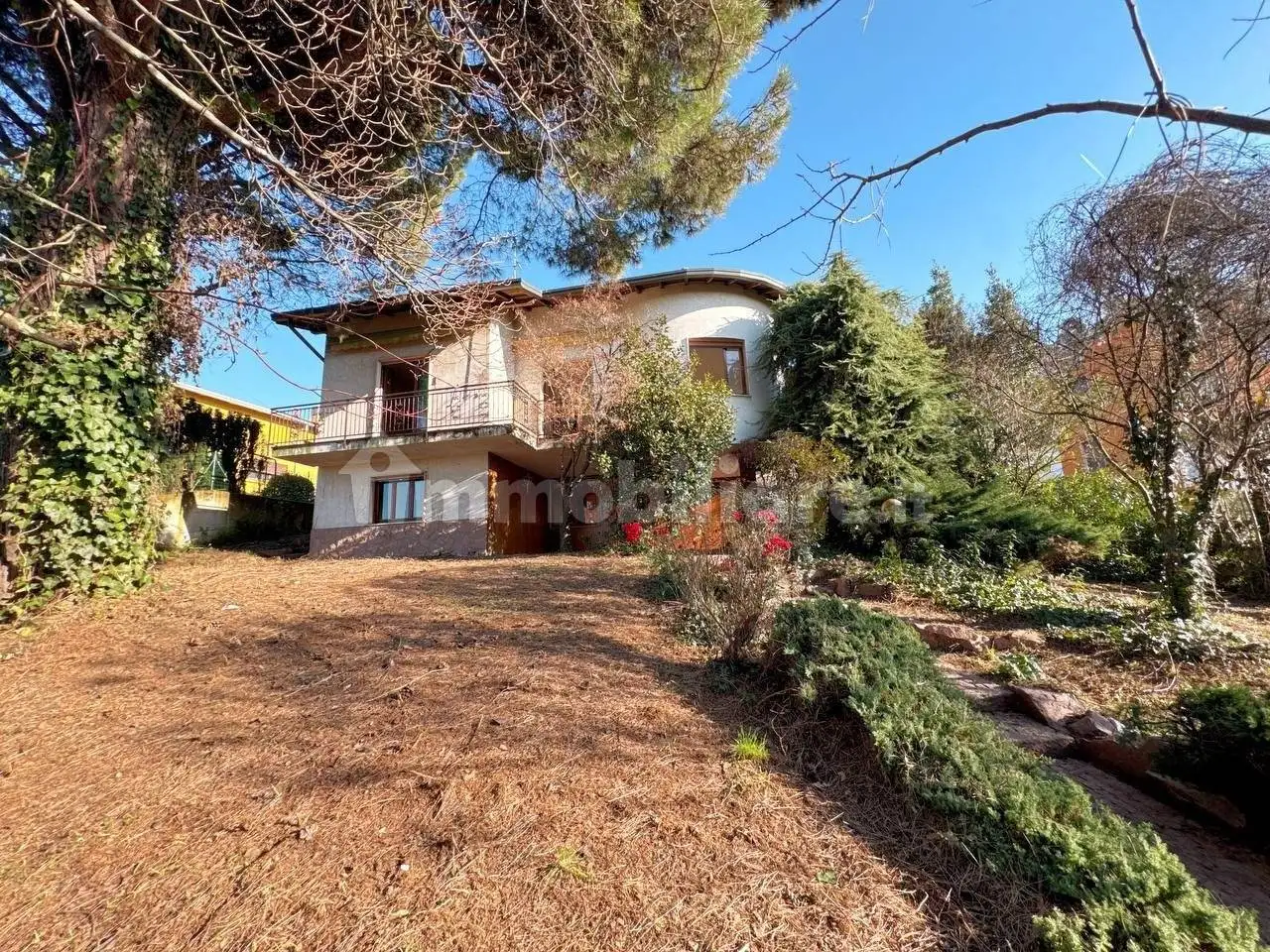 Villa in vendita a Venegono Superiore