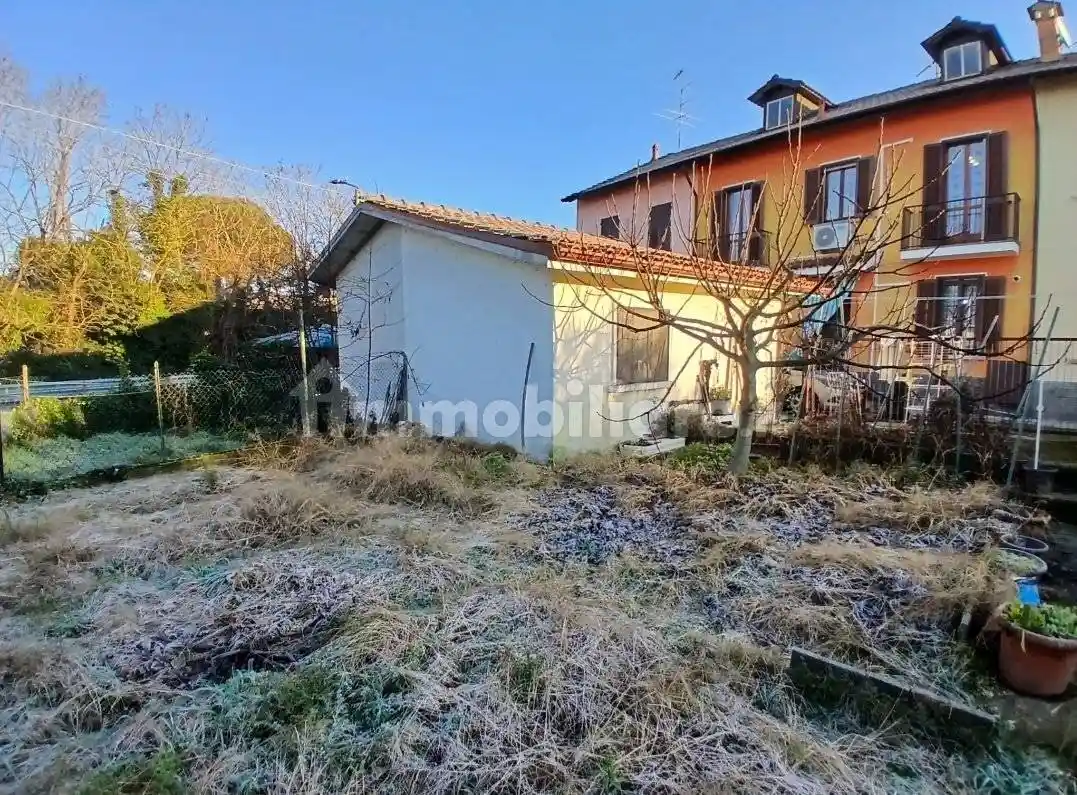 Casa indipendente in vendita a Pavia