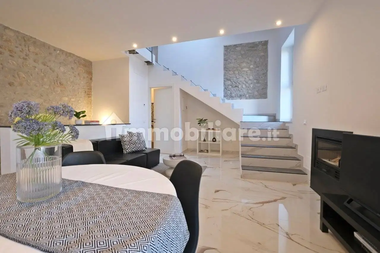 Appartamento in vendita a Villafranca di Verona