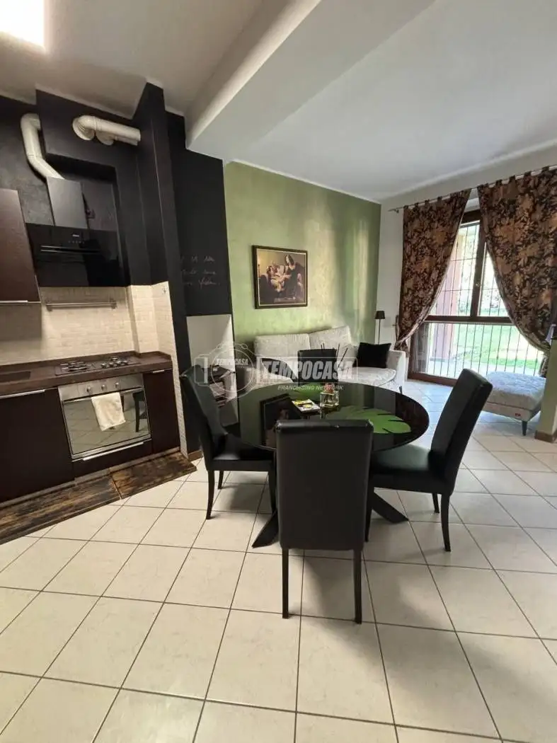 Appartamento in vendita a Lipomo