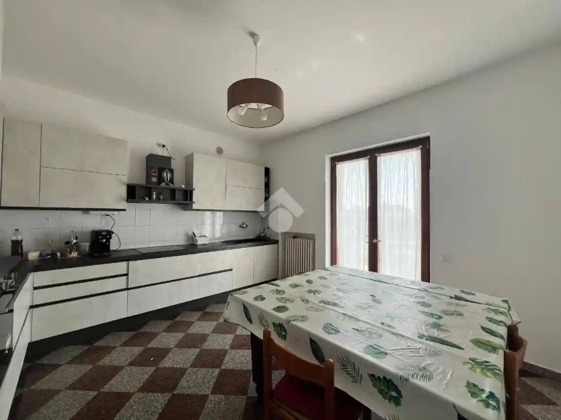 Appartamento buono stato, secondo piano, San Martino Buon Albergo - foto 2