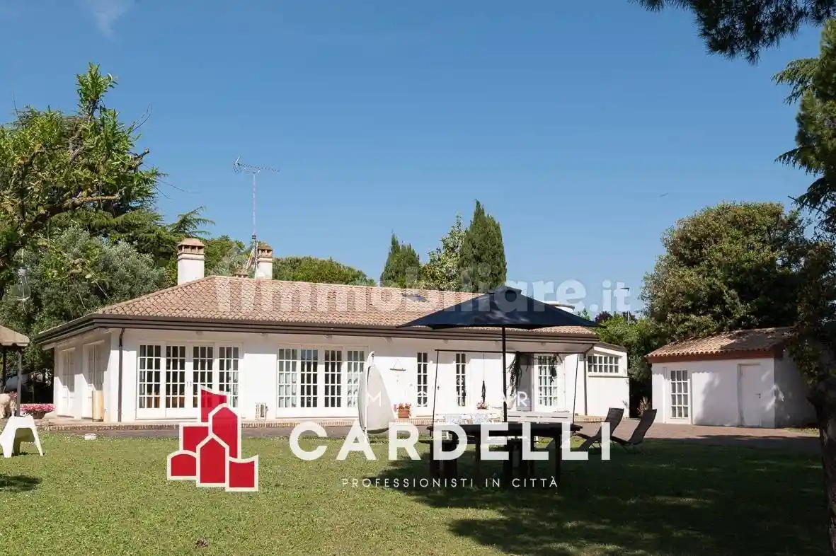 Villa in vendita a Civitanova Marche