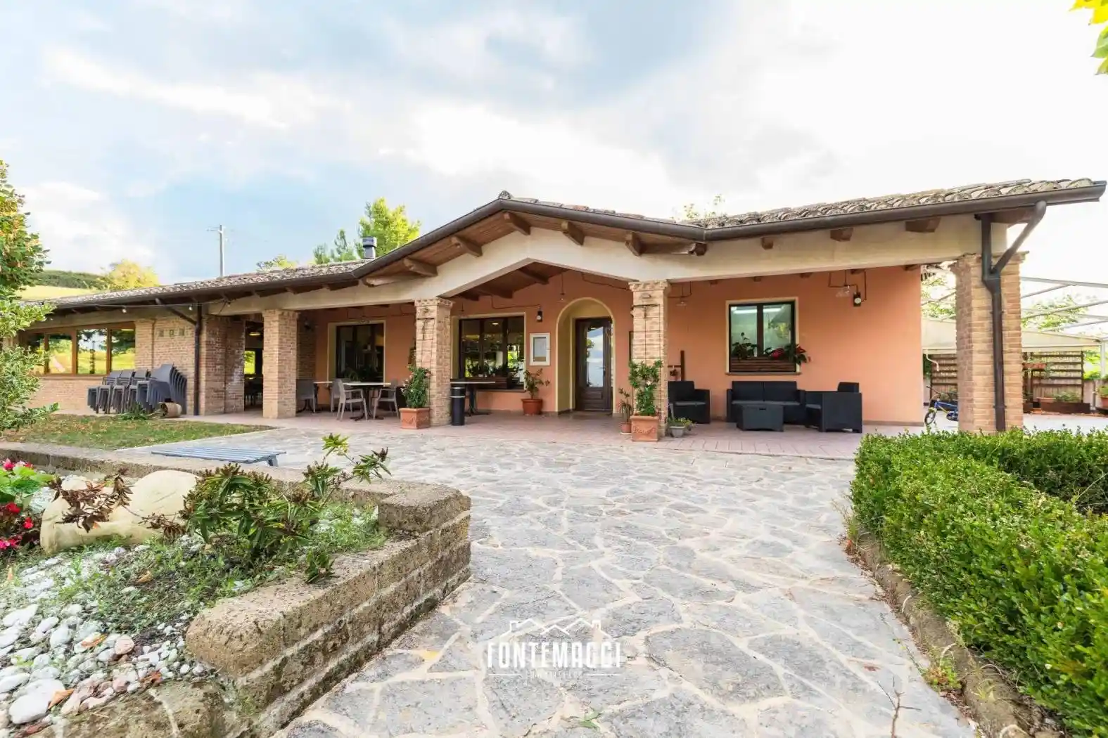 Villa unifamiliare, ottimo stato, 490 m², Colli al Metauro - foto 2