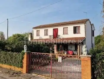 Casa indipendente in asta a Montebelluna