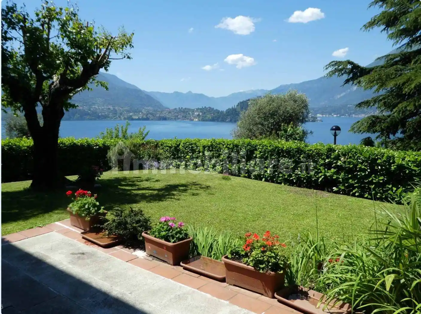 Appartamento in vendita a Varenna