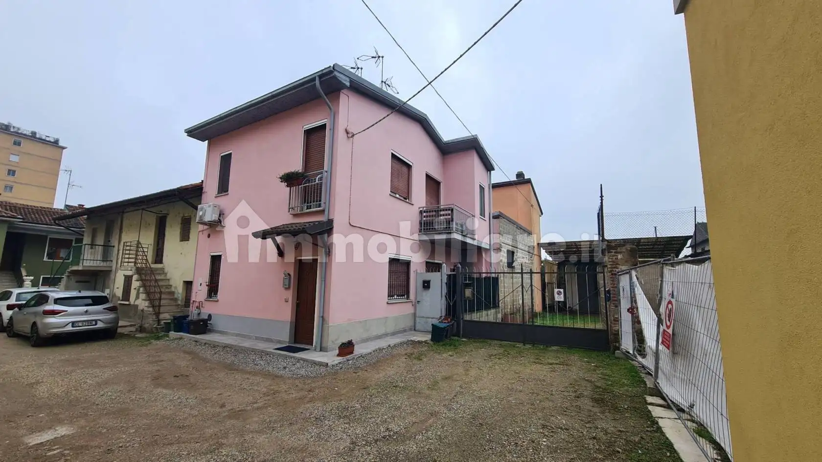 Palazzo - Edificio in affitto a Motta Visconti