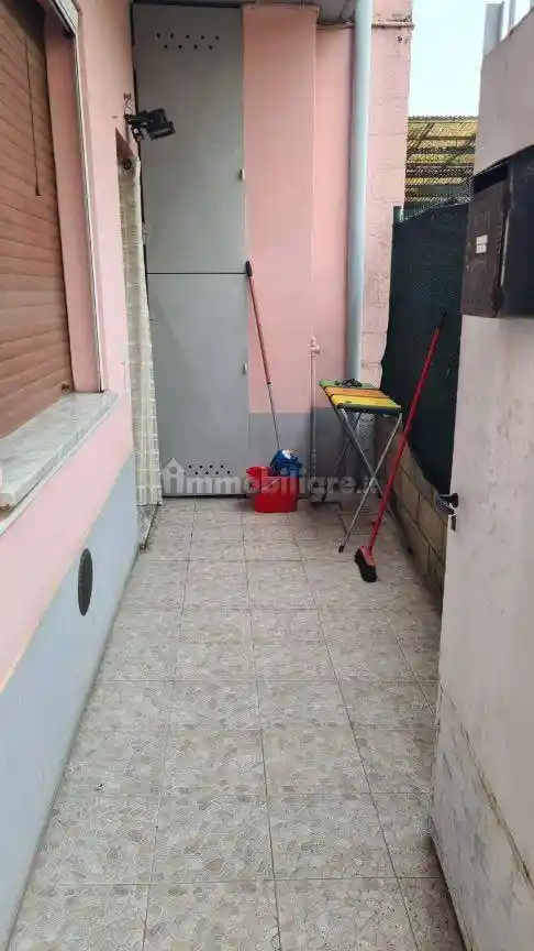 Palazzo - Edificio in Affitto - foto 2