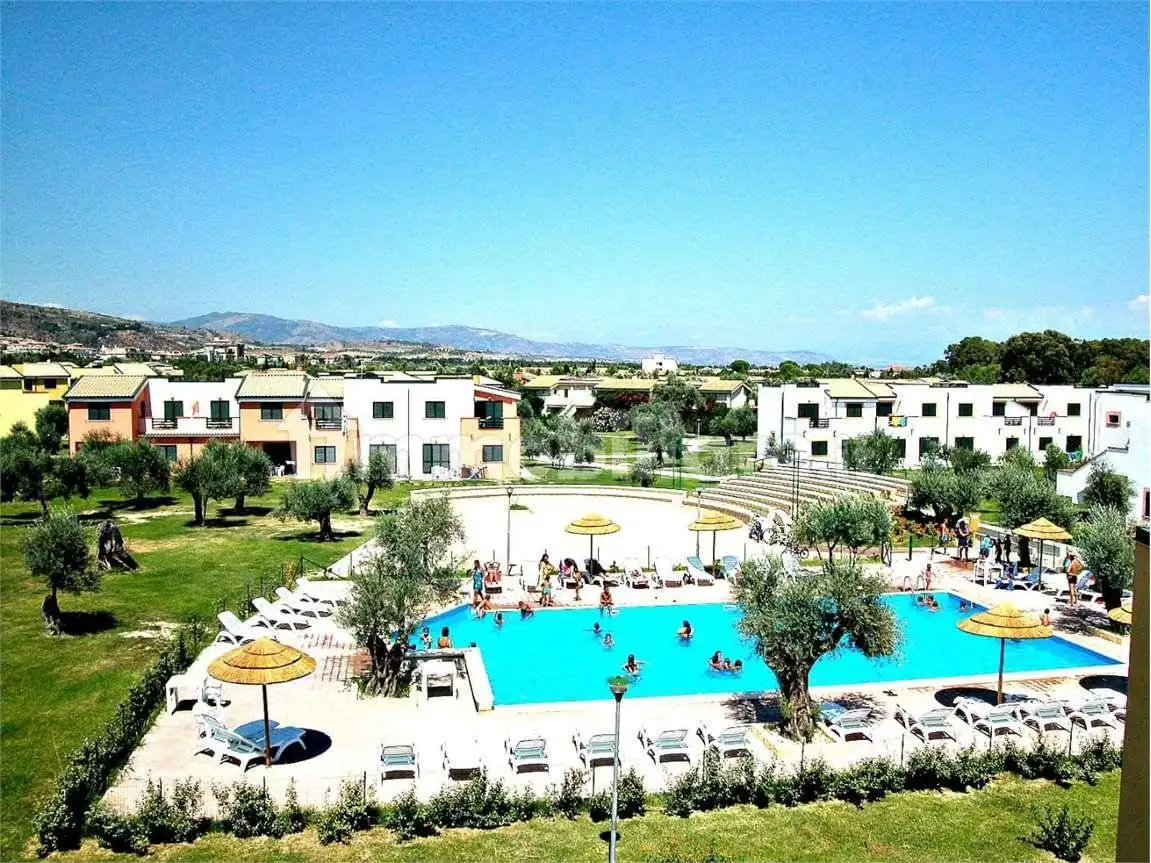 Appartamento in vendita a Sant'Andrea Apostolo dello Ionio