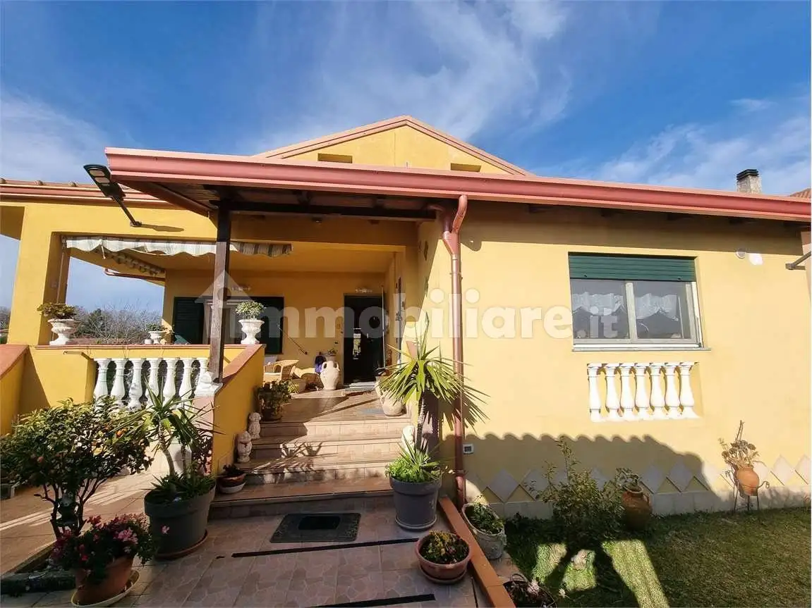 Villa in vendita a Borgia