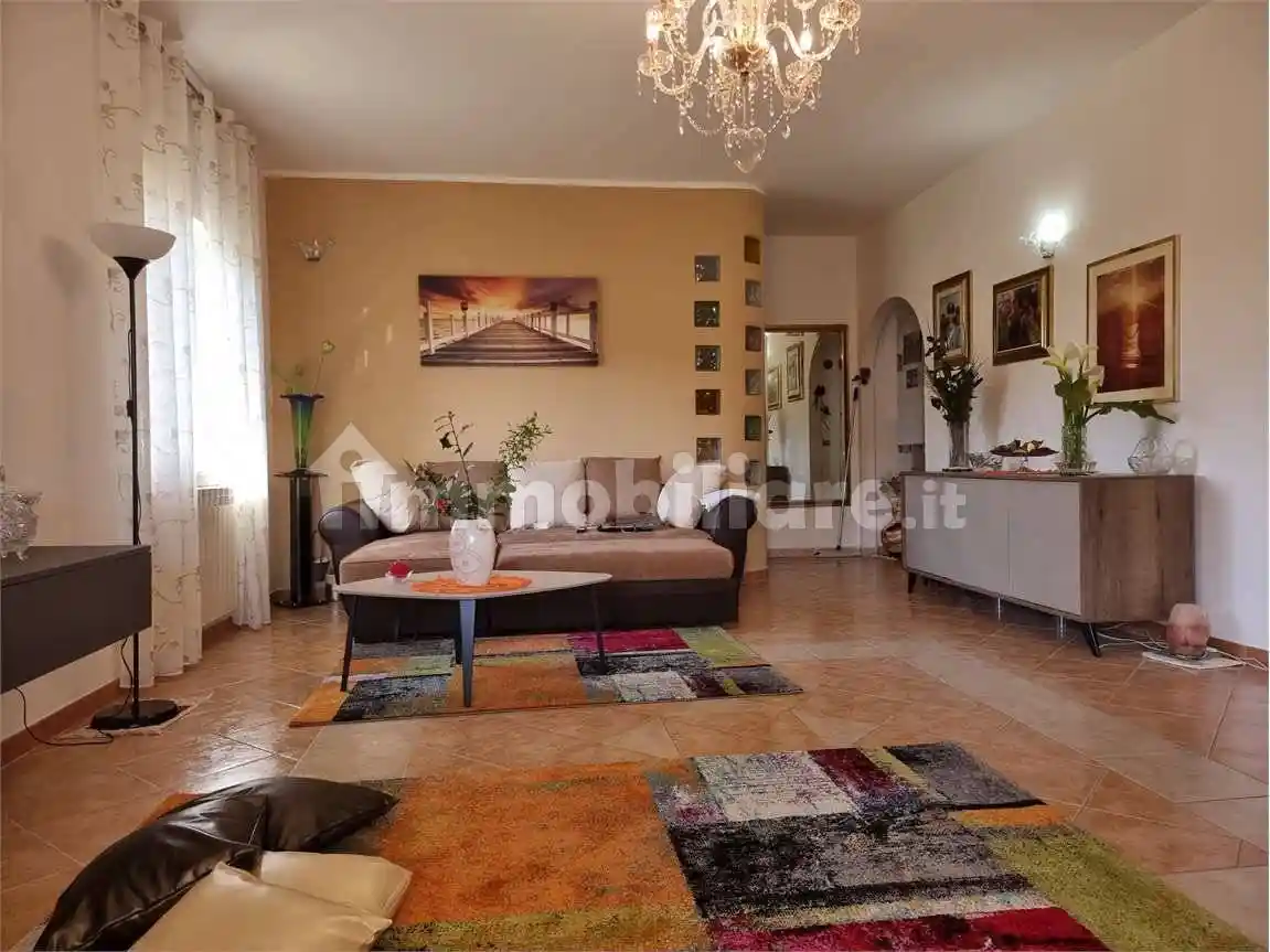 Villa unifamiliare via guseppe saragat , 8, Borgia - foto 2