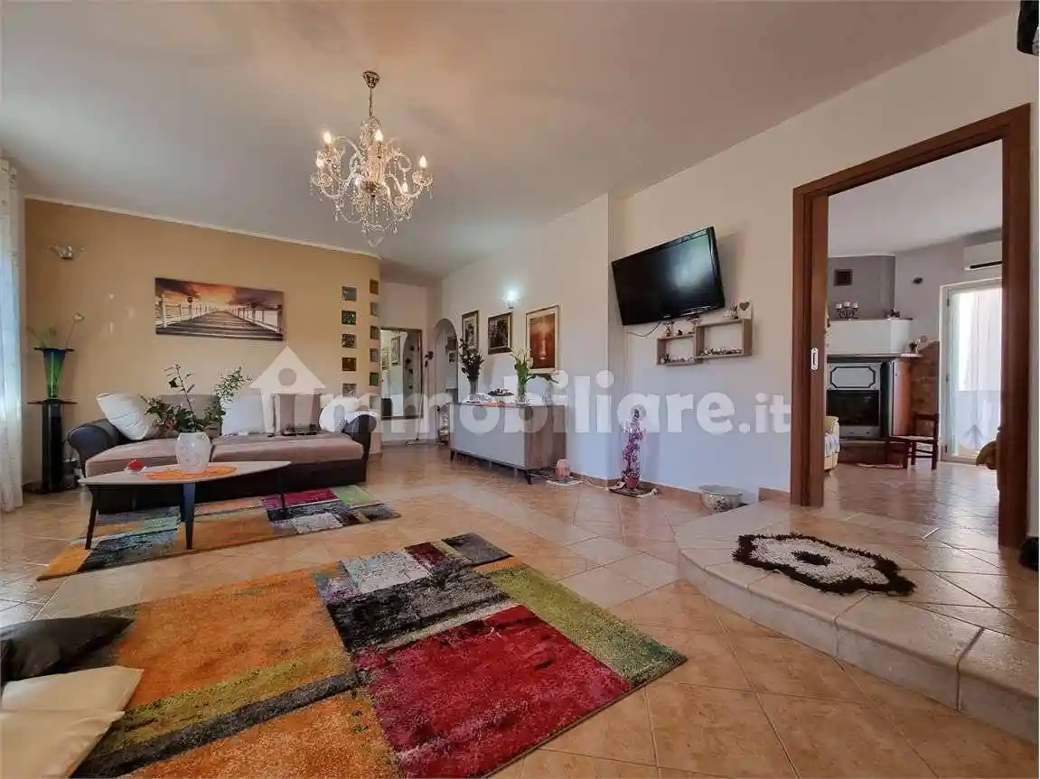 Villa unifamiliare via guseppe saragat , 8, Borgia - foto 3