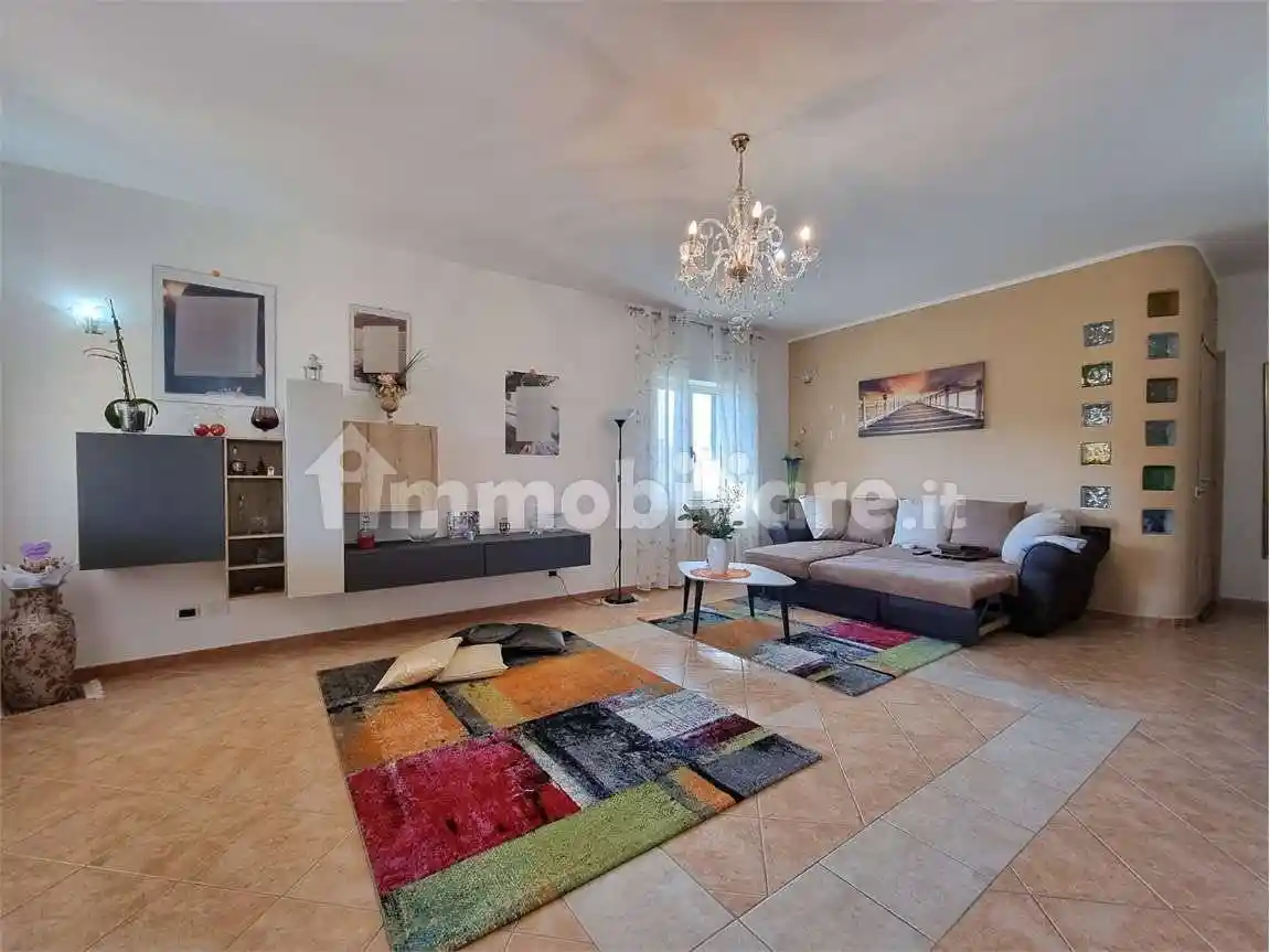 Villa unifamiliare via guseppe saragat , 8, Borgia - foto 5