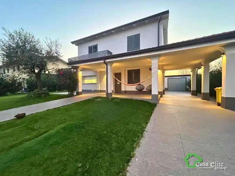 Villa in vendita a Cerro al Lambro