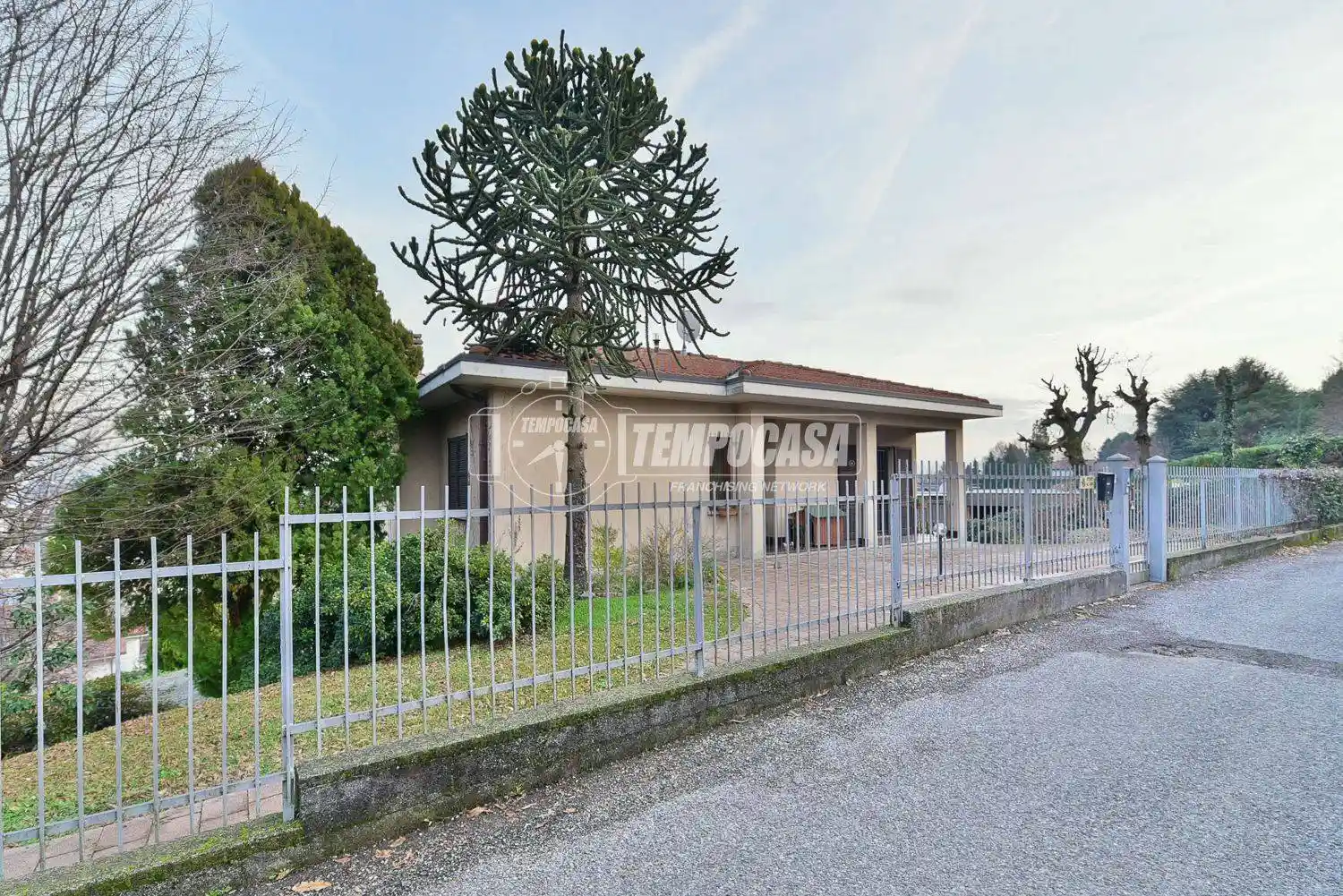 Villa in vendita a Albese con Cassano