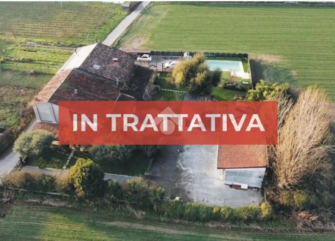 Casa indipendente in vendita a Dello